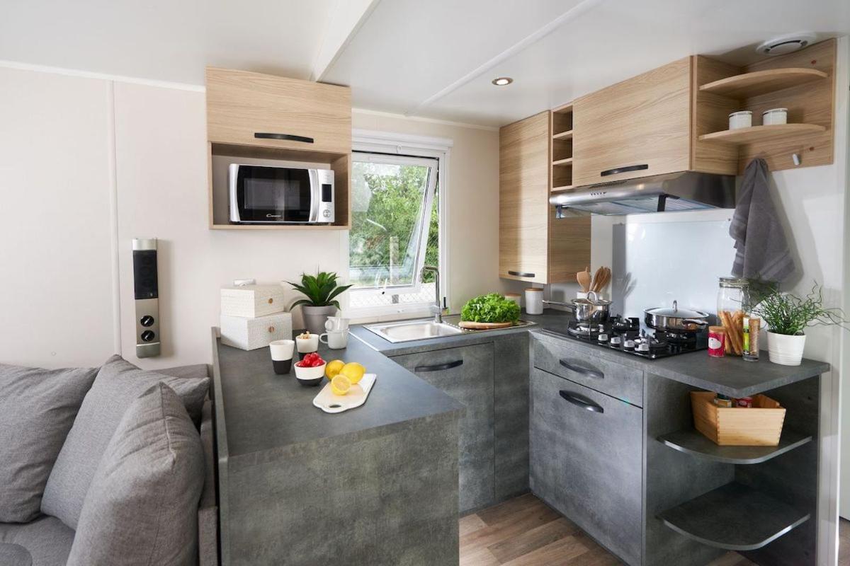 Mobil 3 2 Salles De Bains Au 4 Etoiles Mh276 Aux Charmettes 4*