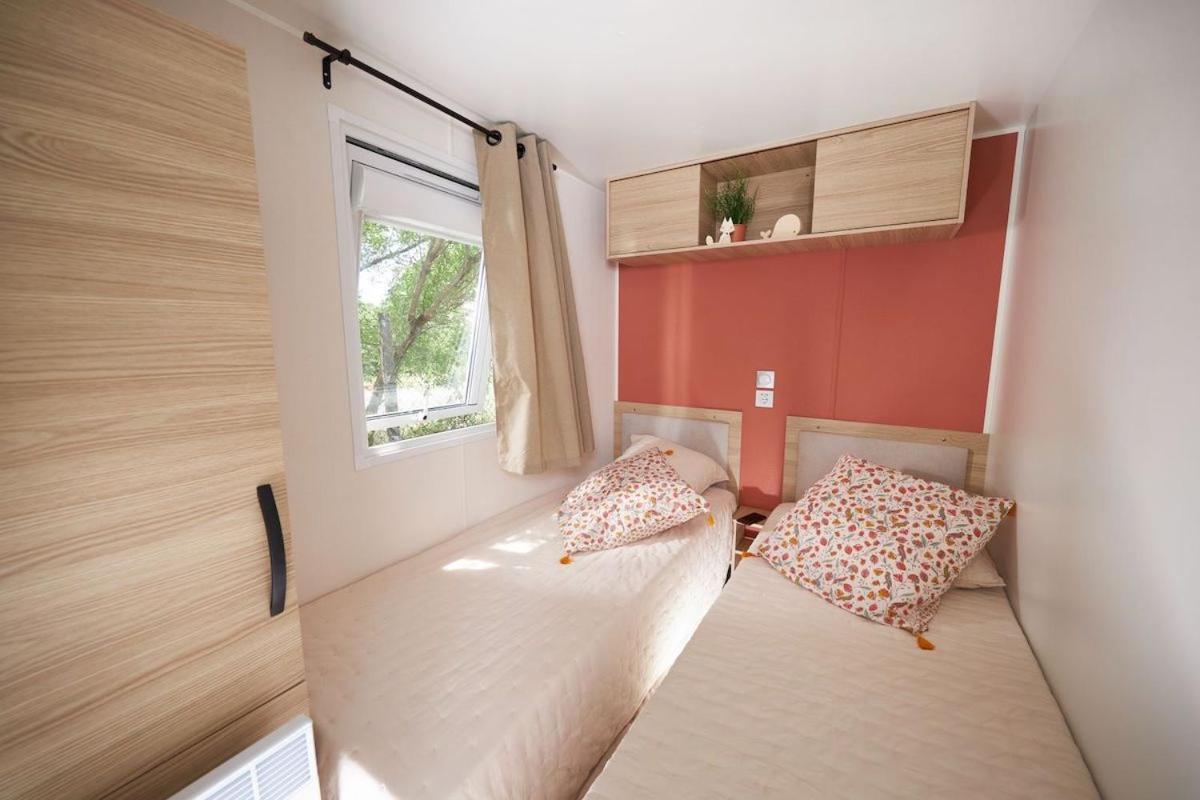 Mobil 3 2 Salles De Bains Au 4 Etoiles Mh276 Aux Charmettes 4*