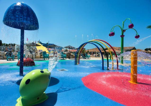 Mobil 3 2 Salles De Bains Au 4 Etoiles Mh276 Aux Charmettes Campsite